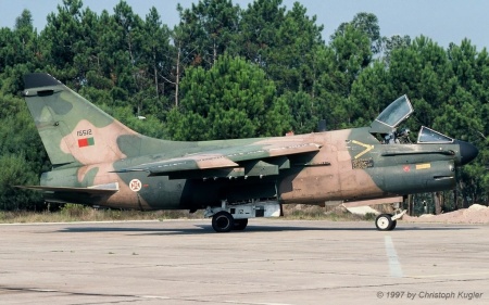 LTV A-7P Corsair II | 15512 | Portuguese Air Force | MONTE REAL (LPMR/---) 16.09.1997