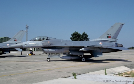 General Dynamics F-16A | 15107 | Portuguese Air Force | MONTE REAL (LPMR/---) 16.09.1997