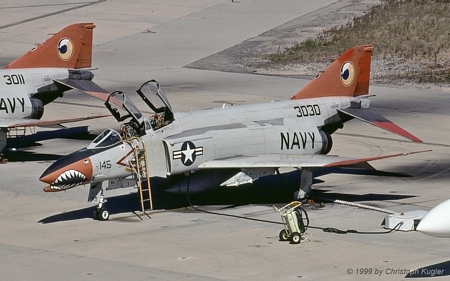 McDonnell Douglas QF-4N Phantom II | 153030 | US Navy | NAS POINT MUGU (KTNZ/---) 09.10.1999