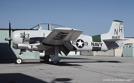 North American T-28C Trojan | N187GH | private  |  Former 138187 / NH-323 | CAMARILLO (KCMA/---) 09.09.2000