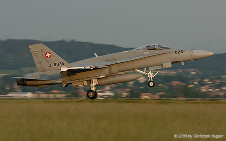 McDonnell Douglas F/A-18C Hornet | J-5025 | Swiss Air Force | PAYERNE (LSMP/---) 01.06.2003