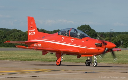 Pilatus PC-21 | HB-HZA | Pilatus Flugzeugwerke | FAIRFORD (EGVA/FFD) 14.07.2005