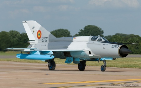 MiG 21 Lancer-C | 6707 | Romanian Air Force | FAIRFORD (EGVA/FFD) 14.07.2005