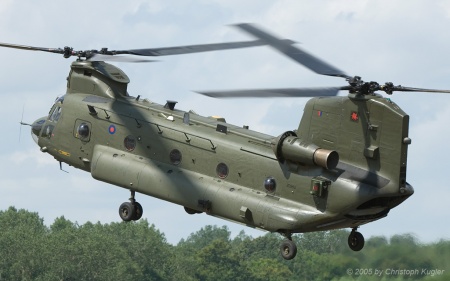 Boeing CH-47D Chinook HC.2 | ZD983 | Royal Air Force | FAIRFORD (EGVA/FFD) 15.07.2005