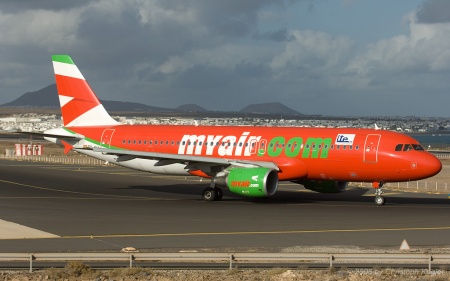 Airbus A320-214 | EC-JHJ | LTE International Airways | ARRECIFE-LANZAROTE (GCRR/ACE) 16.09.2006
