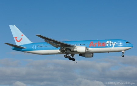 Boeing 767-383ER | PH-AHQ | ArkeFly | ARRECIFE-LANZAROTE (GCRR/ACE) 21.09.2006