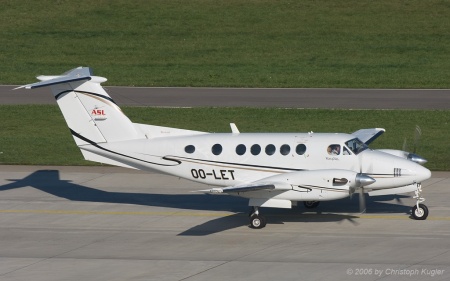 Beech Super King Air 200 | OO-LET | untitled (Air Service Liege) | Z&UUML;RICH (LSZH/ZRH) 04.11.2006