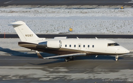 Bombardier Challenger CL.604 | N121ET | untitled (Dana Executive Jets) | Z&UUML;RICH (LSZH/ZRH) 28.01.2007