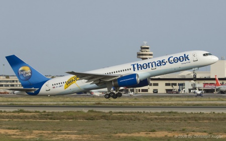 Boeing 757-28A | G-JMCF | Thomas Cook Airlines UK | PALMA DE MALLORCA (LEPA/PMI) 03.05.2008