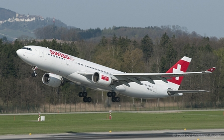 Airbus A330-223 | HB-IQA | Swiss International Air Lines | Z&UUML;RICH (LSZH/ZRH) 11.04.2009