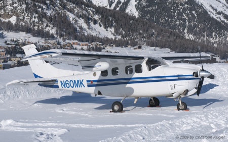 Cessna 210N Centurion | N60MK | private | SAMEDAN (LSZS/SMV) 02.01.2009