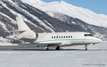 Dassault Falcon 2000 | F-GESP | untitled (Dassault Falcon Service) | SAMEDAN (LSZS/SMV) 20.12.2009