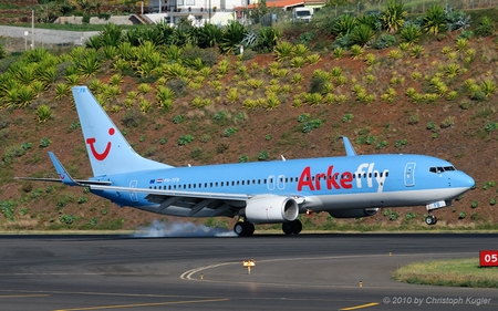 Boeing 737-8K5 | PH-TFB | ArkeFly | MADEIRA-FUNCHAL (LPMA/FNC) 20.05.2010