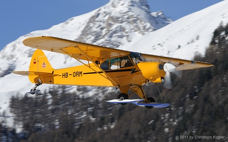 Piper PA-18-150 Super Cub | HB-ORM | private | SAMEDAN (LSZS/SMV) 19.02.2011
