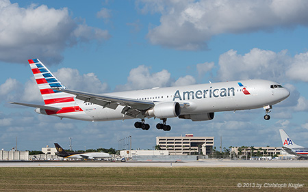 Boeing 767-323ER | N374AA | American Airlines | MIAMI INTL (KMIA/MIA) 06.12.2013