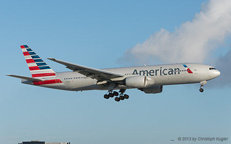 Boeing 777-223ER | N767AJ | American Airlines | MIAMI INTL (KMIA/MIA) 10.12.2013