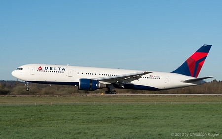 Boeing 767-3P6ER | N156DL | Delta Air Lines | Z&UUML;RICH (LSZH/ZRH) 15.04.2013