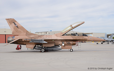 General Dynamics F-16B | 920460 | US Navy | NAS FALLON (KNFL/NFL) 28.09.2015