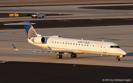 Bombardier CRJ 701 | N748SK | United Express | PHOENIX SKY HARBOUR INTL (KPHX/PHX) 24.09.2015