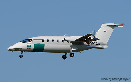 Piaggio P.180 Avanti | PH-TCN | untitled | Z&UUML;RICH (LSZH/ZRH) 24.04.2017