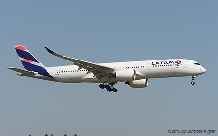 Airbus A350-941 | A7-AMB | LATAM  |  Flying for Qatar Airways | Z&UUML;RICH (LSZH/ZRH) 07.04.2018