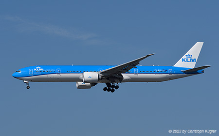 Boeing 777-306ER | PH-BVN | KLM Royal Dutch Airlines | VANCOUVER INTL. (CYVR/YVR) 01.09.2023