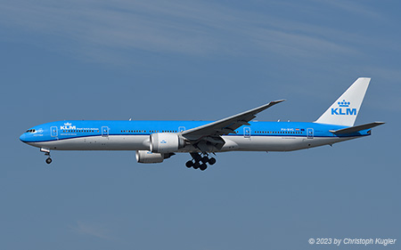 Boeing 777-306ER | PH-BVG | KLM Royal Dutch Airlines | VANCOUVER INTL. (CYVR/YVR) 02.09.2023