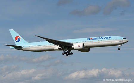 Boeing 777-3B5ER | HL8275 | Korean Air | Z&UUML;RICH (LSZH/ZRH) 27.04.2023
