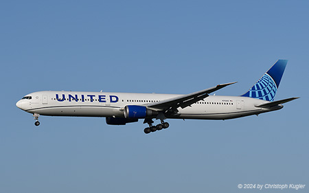Boeing 767-424ER | N67065 | United Airlines | Z&UUML;RICH (LSZH/ZRH) 11.04.2024