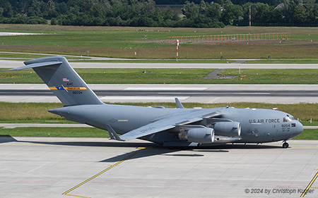 Boeing C-17A Globemaster III | 08-8204 | US Air Force | Z&UUML;RICH (LSZH/ZRH) 13.06.2024