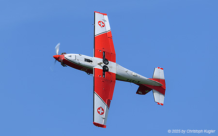 Pilatus PC-7 | A-934 | Swiss Air Force  |  This Pilatus PC-7 of the PC-7 Team is perfoming over the airfield of Langenthal. | LANGENTHAL BLEIENBACH (LSPL/---) 07.09.2025