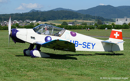 Wassmer Jodel D.120 | HB-SEY | private  |  This Jodel D.120 was built in 1959. it is seen here just before entering the parking. | BIRRFELD (LSZF/---) 28.06.2025