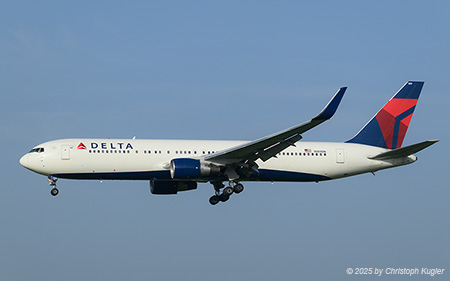 Boeing 767-332ER | N189DN | Delta Air Lines  |  Delta Air Lines is operating seasonal flights from Atlanta to Zurich using their ageing Boeing 767 aircraft. | Z&UUML;RICH (LSZH/ZRH) 13.06.2025