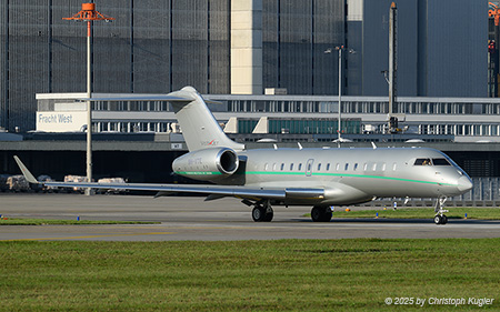 Bombardier BD.700 Global 6000 | 9H-VTE | untitled (VistaJet)  |  This Bombardier Global 6000 is claiming to be carbon neutral since 2025, hence the green cheatline. | Z&UUML;RICH (LSZH/ZRH) 09.08.2025