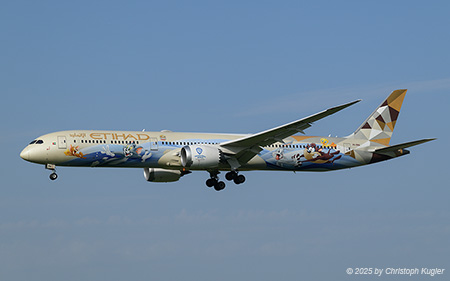Boeing 787-10 | A6-BMA | Etihad Airways  |  This Boeing 787-10 of Etihad has Warner Bros cartoons painted on the fuselage. | Z&UUML;RICH (LSZH/ZRH) 15.08.2025