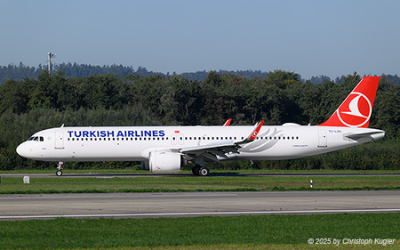 Embraer ERJ-195-E2 | SP-LEA | LOT Polish Airlines  |  This Embraer ERJ-195 SP-LEA was delivered to LOT Polish Airlines on 30JUL2024 as first of the Embraer ERJ-195 E2 aircraft.  | Z&UUML;RICH (LSZH/ZRH) 18.09.2025