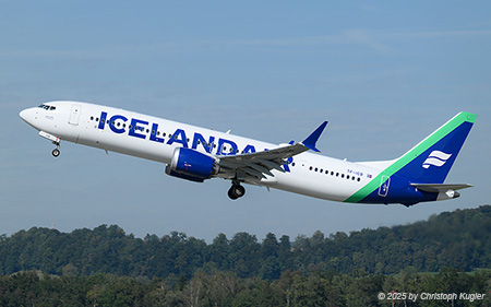 Boeing 737 MAX 9 | TF-ICB | Icelandair  |  Icelandair is operating 4 Boeing 737 MAX 9 aircraft, each has the tail in a different colour.  | Z&UUML;RICH (LSZH/ZRH) 20.09.2025