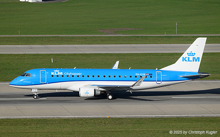 Embraer ERJ-175STD | PH-EXR | KLM Cityhopper  |  The Embraer ERJ-175 is the smallest type used on the flights to Amsterdam by KLM. Other types include the Airbus A321neo, the Boeing 737-800/900 and the Embraer ERJ-190. | Z&UUML;RICH (LSZH/ZRH) 04.11.2025