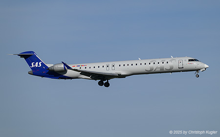 Bombardier CRJ 900LR | EI-HSA | SAS Scandinavian Airlines System (CityJet)  |  This Bombardier CRJ-900 was built in 2006 for Lufthansa CityLine where it served until 2024. It is now flying for SAS Scandinavian Airlines System and is seen here arriving as flight SAS603 from Copenhagen. | Z&UUML;RICH (LSZH/ZRH) 05.11.2025