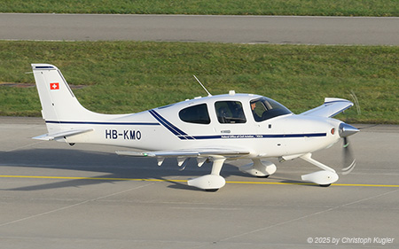 Cirrus SR22 | HB-KMO | untitled (FOCA)  |  This Cirrus SR22 is used by the FOCA (Federal Office of Civil Aviation) since 12OCT2017. The aircraft is based at Bern.  | Z&UUML;RICH (LSZH/ZRH) 11.11.2025