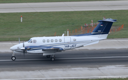 Hawker Beechcraft King Air 200GT | HA-JGT | untitled  |  This Hungarian King Air 200GT is captured here on its flight to Budapest.  | Z&UUML;RICH (LSZH/ZRH) 23.11.2025