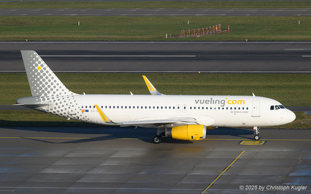 Airbus A320-232 | EC-OKJ | Vueling Airlines  |  This Airbus A320 of Vueling Airlines joined the fleet of the Spanish carrier on 05FEB2025. It previously served with Pacific Airlines but was withdrawn from use in 2023 and stored at various places.  | Z&UUML;RICH (LSZH/ZRH) 27.11.2025