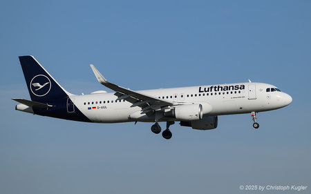 Airbus A320-214 | D-AIUL | Lufthansa  |  This Airbus A320 of Lufthansa is seen here approaching runway 14 in Zurich after a short flight from Munich. | Z&UUML;RICH (LSZH/ZRH) 20.12.2025