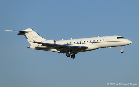 Bombardier BD.700 Global XRS | HB-JGP | untitled (Premium Jet)  |  This Bombardier Global Express is captured here arriving on runway 14 in Zurich shortly before sunset. | Z&UUML;RICH (LSZH/ZRH) 20.12.2025