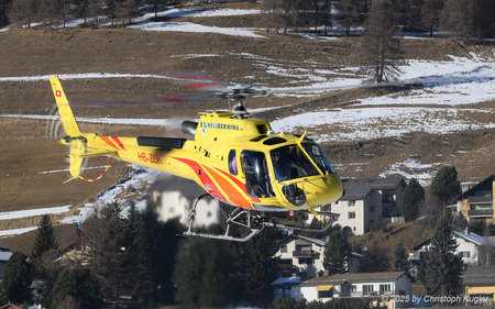 Airbus Helicopters H125 | HB-ZUK | Helibernina  |  This Airbus Helicopters H125 is arriving at its designated landing spot. | SAMEDAN (LSZS/SMV) 27.12.2025