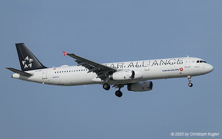 Airbus A321-231 | TC-JRY | Turkish Airlines  |  This Airbus A321 of Turkish Airlines is arriving with a significant delay from Moscow-Vnukovo. Flight THY212 was due to land at 06:25 local. It only arrived at 17:46. | ANTALYA (LTAI/AYT) 11.05.2025
