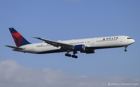 Boeing 767-432ER | N830MH | Delta Air Lines  |  This Boeing 767-400 of Delta Air Lines is arriving with a delay of close to two hours from New York JFK.  | Z&UUML;RICH (LSZH/ZRH) 02.02.2026