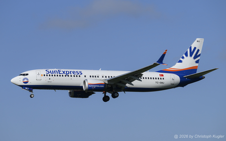 Boeing 737 MAX 8 | TC-SMJ | SunExpress  |  This Boeing 737 MAX is one of 85 aircraft of this type currently being operated by this Turkish airline. It is seen here arriving from Antalya as flight SXS124. | Z&UUML;RICH (LSZH/ZRH) 22.04.2026