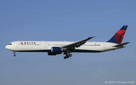 Boeing 767-432ER | N843MH | Delta Air Lines  |  This Boeing 767-400 of Delta Air Lines is seen here approaching runway 14 in Zurich as flight DAL90 from Atlanta. | Z&UUML;RICH (LSZH/ZRH) 22.04.2026