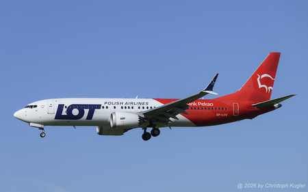 Boeing 737 MAX 8 | SP-LVG | LOT Polish Airlines  |  LOT Polish Airlines is promoting Bank Pekao using this Boeing 737 MAX. This special colour scheme was applied in NOV2023. | Z&UUML;RICH (LSZH/ZRH) 24.04.2026